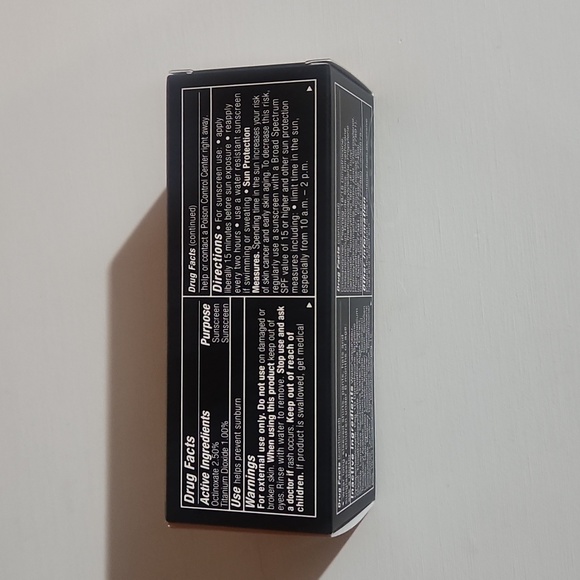 MAC NC5 Studio Fix Fluid SPF 15 - Picture 6 of 10